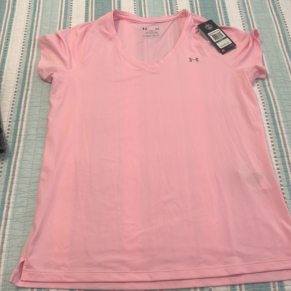 NWT Under Armour Women's Tee